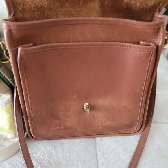 VINTAGE LEATHER COACH CROSSBODY - Picture 1 of 15